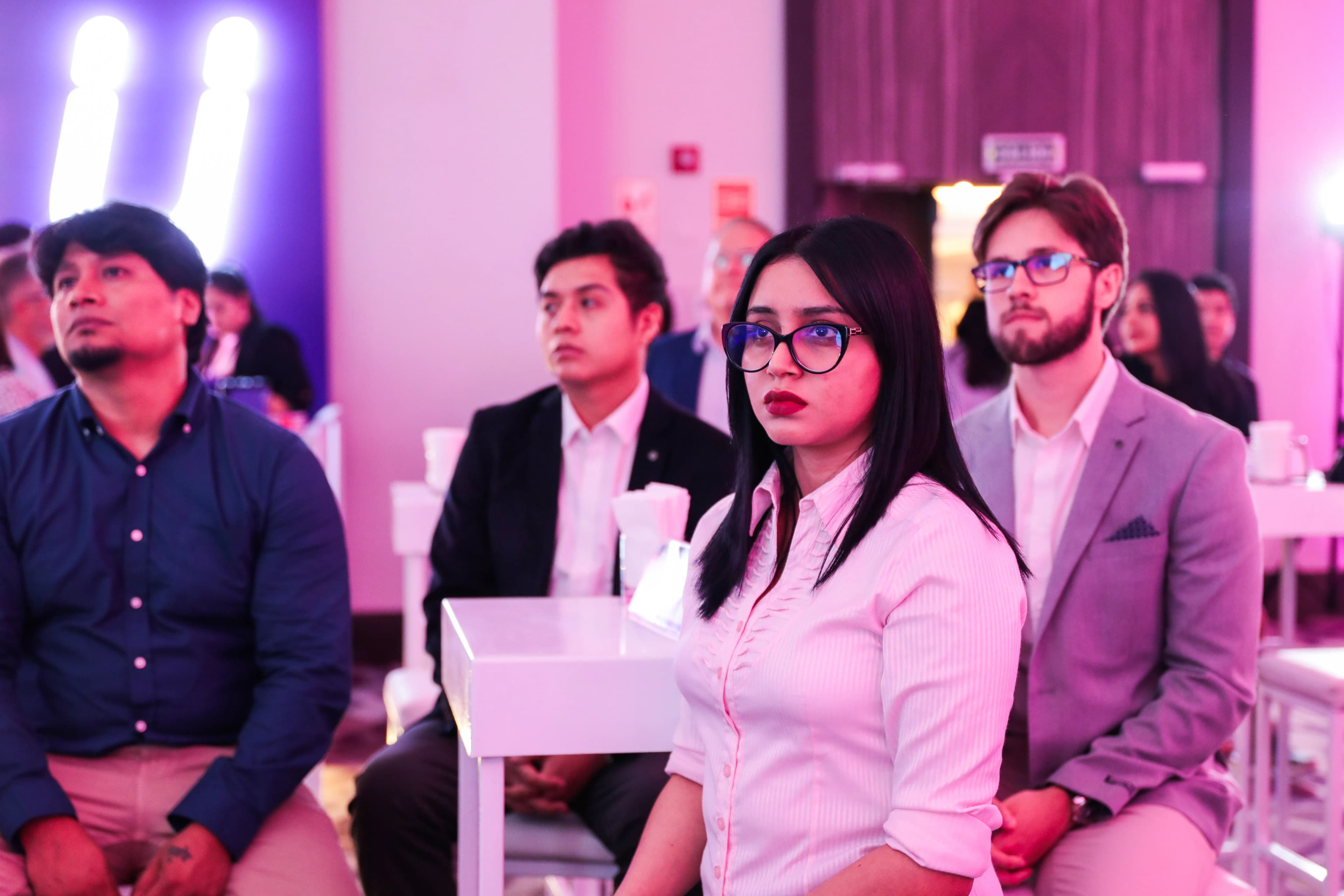 Integrantes de Indrox participando en un evento empresarial